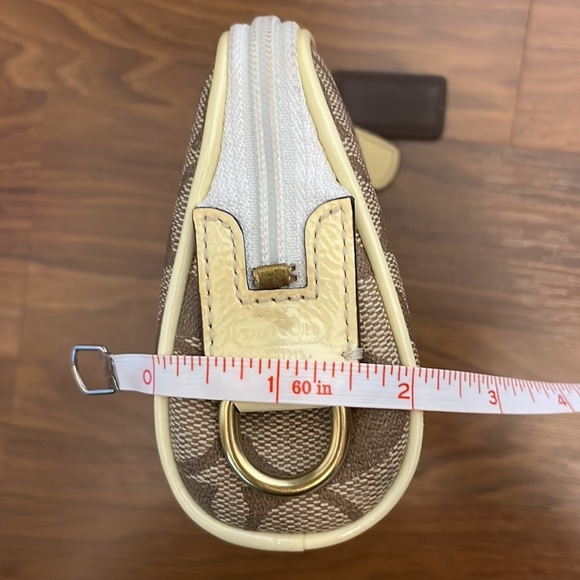 Coach makeup bag - Picture 3 of 8